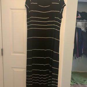 Womens old navy black and white striped maxi